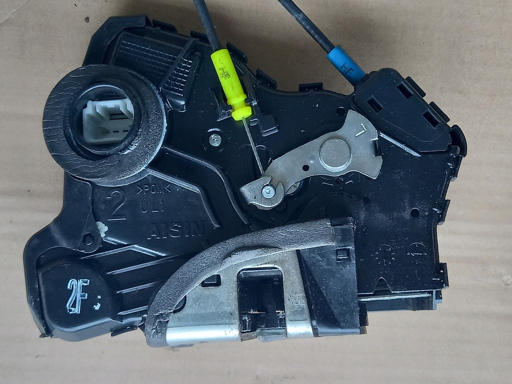 фото №1, Toyota auris 2pin замок двері лівий перед