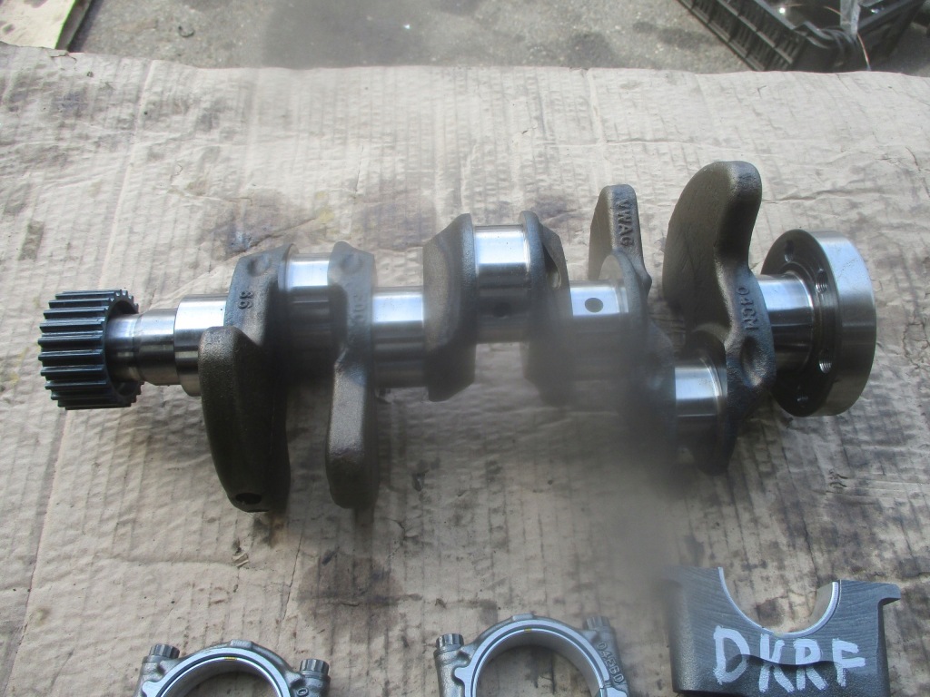 Wał колінчастий 04cam vw audi skoda seat dkrf 1.0tsi Зі Шроту