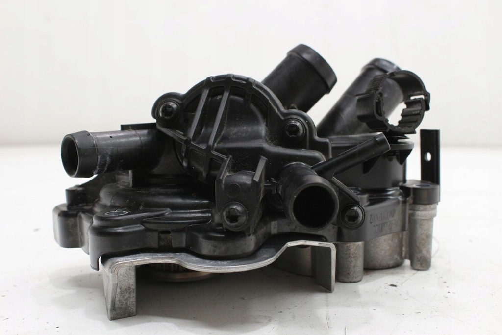 фото №8, Vw t-roc 1.0 tsi корпус термостата насос wody