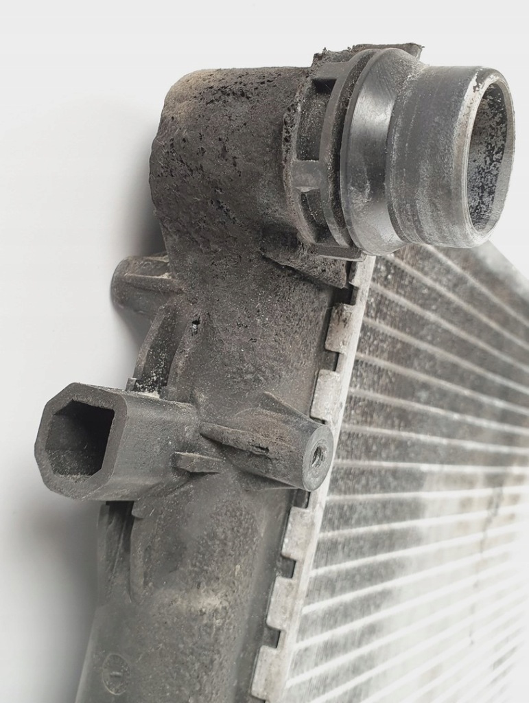 Радиатор воды vw passat b6 1.6 fsi 16v в Украине