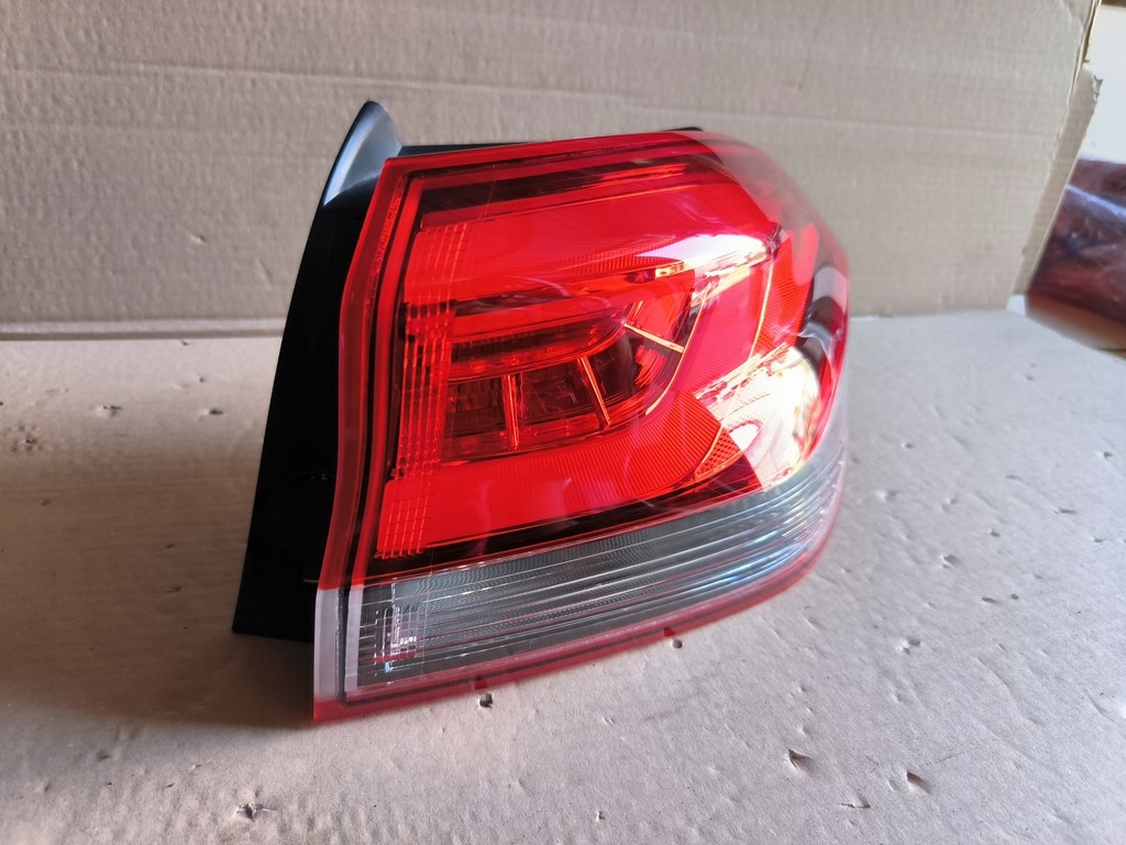 фото №1, Hyundai i30 iii n лампа задня задня права 92402-s0000