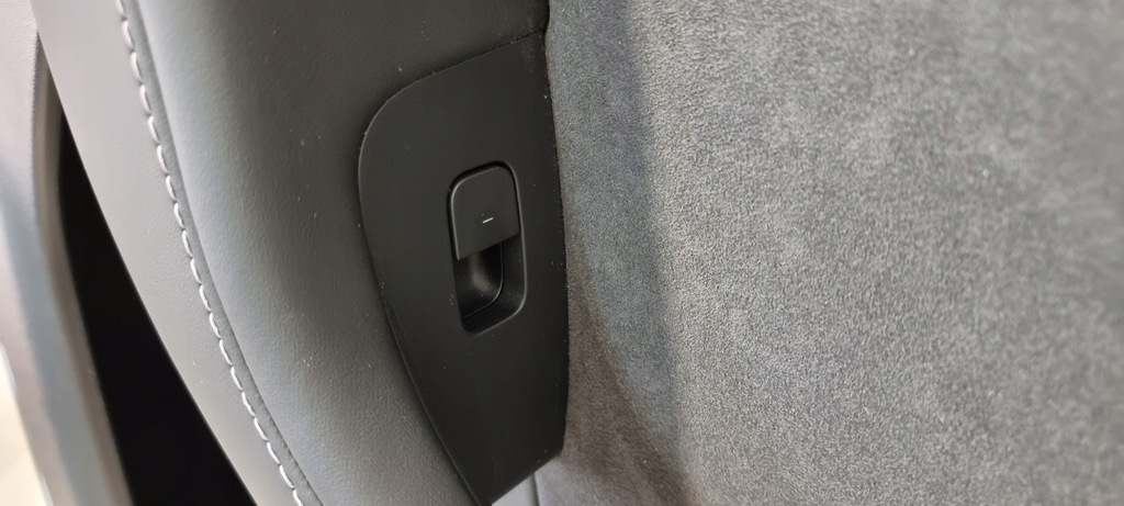 фото №9, Обшивка оббивка двері лівий задня tesla model y