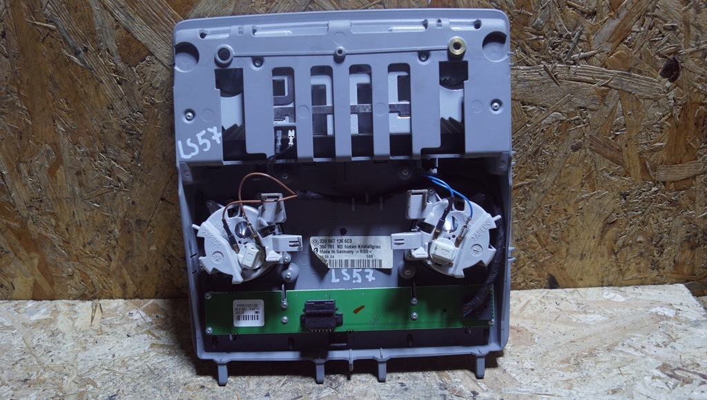 фото №8, Volkswagen оригинальный номер 3d0947136