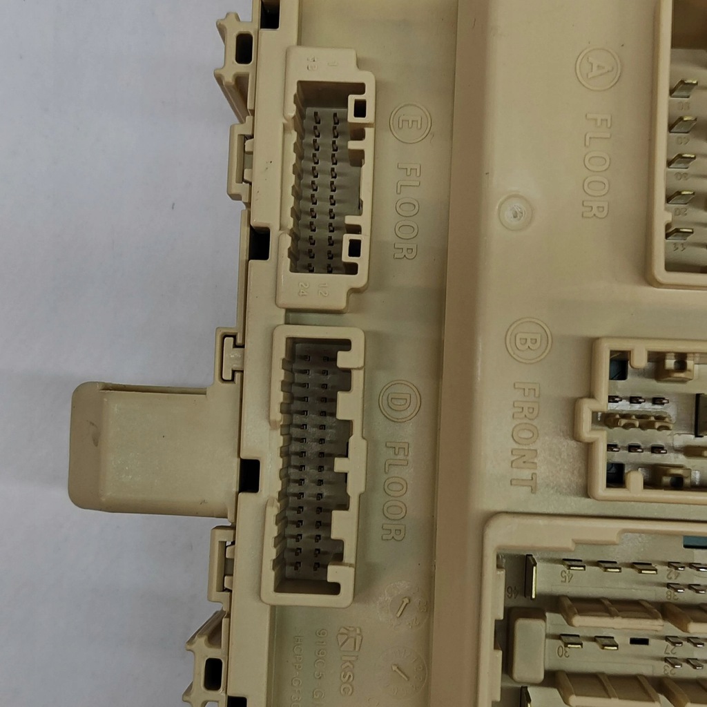 фото №7, Kia ev6 2023 рамка / модуль предохранителей