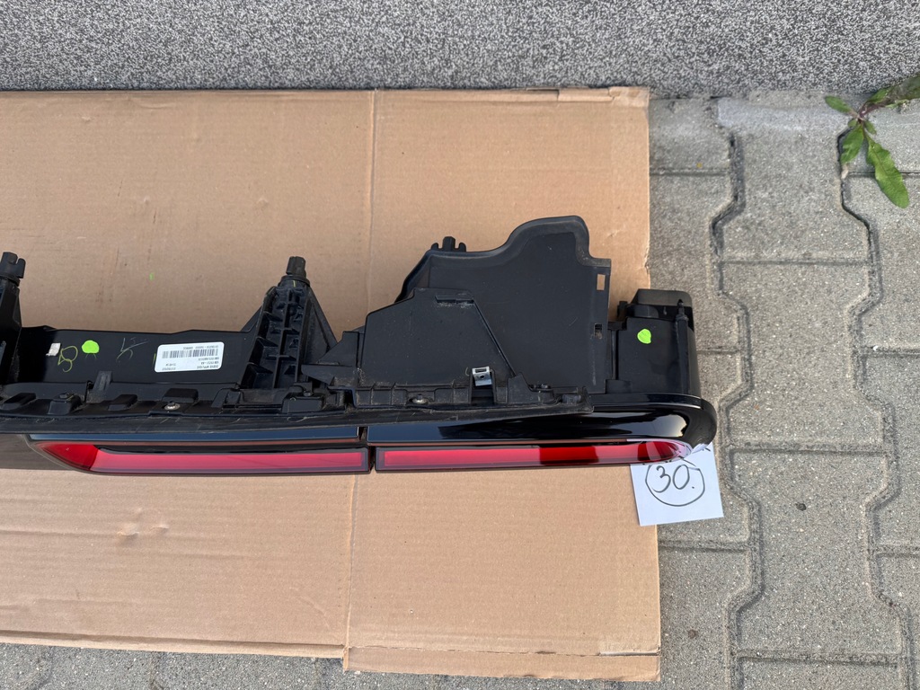 фото №11, Dodge challenger накладка задние лампы 2022+ idealne