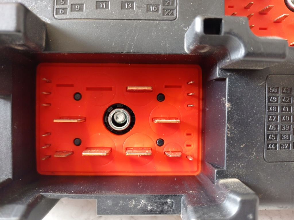 фото №9, Коробка предохранителей vectra c 2.2 16v 13112921