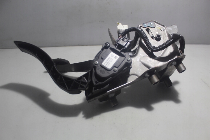 фото №4, Педали тормоза i газа renault clio iv 0.9