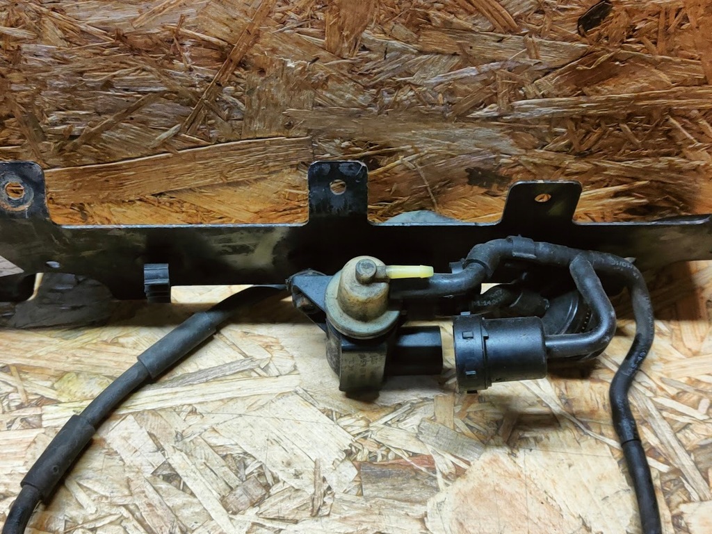 фото №5, Молдинг клапанов клапан вакуумa egr vw transporter t6 1ko906627a