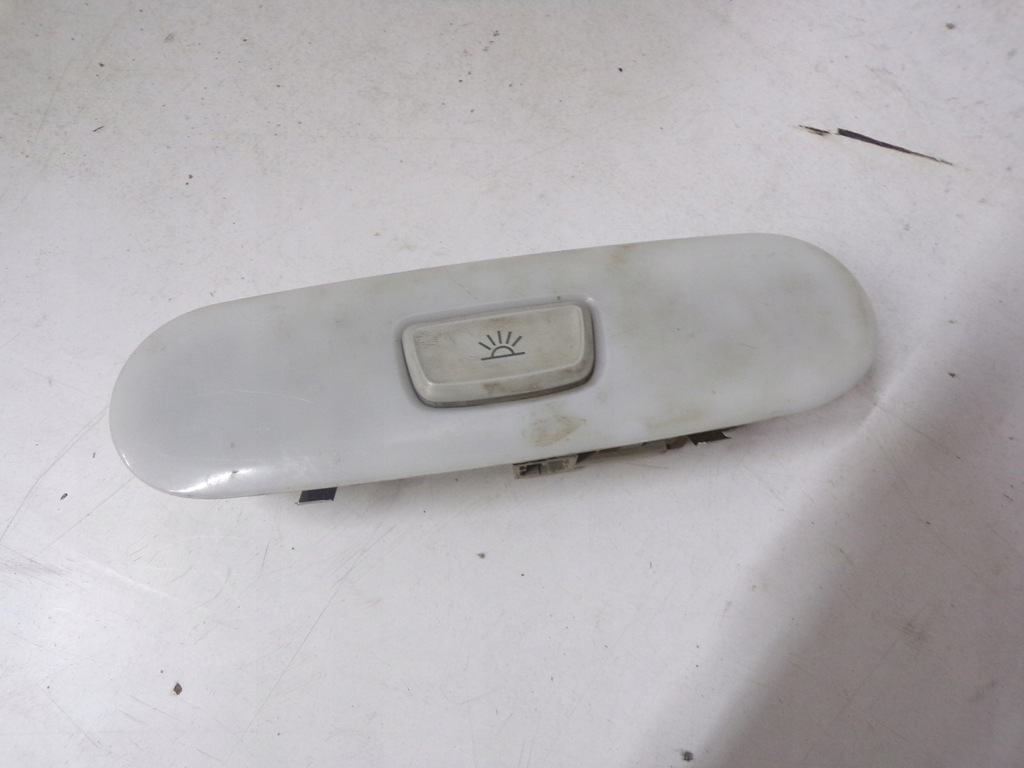 фото №1, Лампа освещение кабины 8t0947111 audi a4 b8