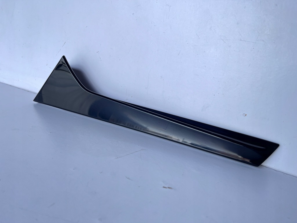 фото №1, Молдинг спойлер крышки багажника левая audi q3 83a