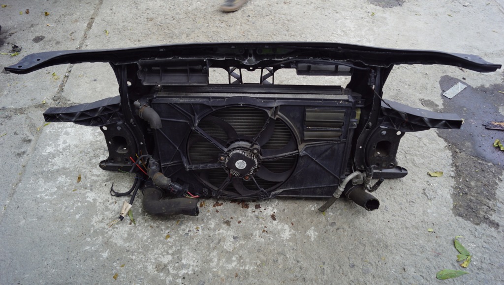 Pas передний радиатор vw touran i lift 1.9 tdi Доставка