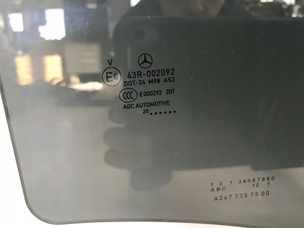 фото №1, Mercedes gla ii h247 2022 стекло дверь задняя правая