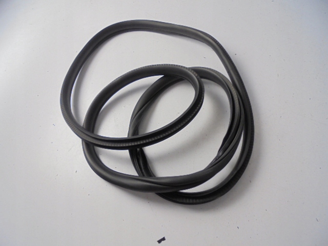 фото №1, Прокладка дверь правый перед mini f54 clubman lift