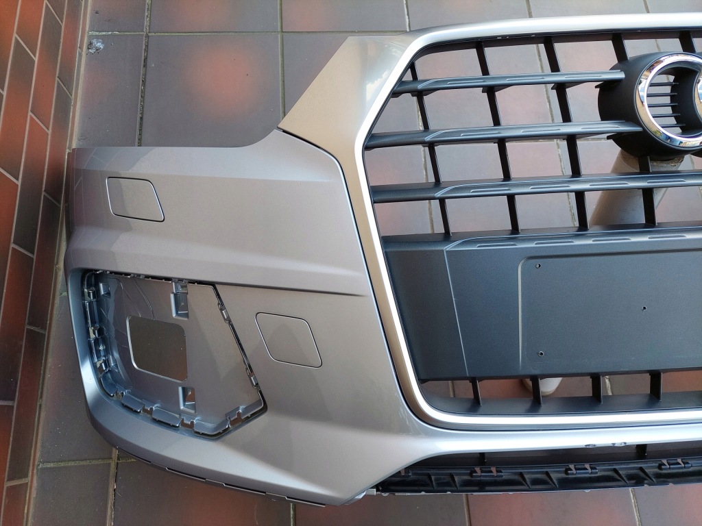 Бампер перед - решётка радиатора - audi q3 i - 8u0 - lift - 14-18 с Разборки