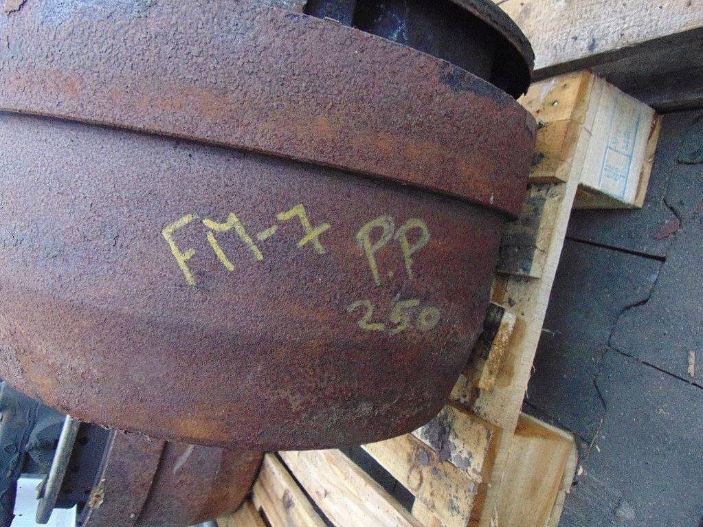 фото №5, Volvo fm7 fh12 00r поворотний кулак барабан правий перед