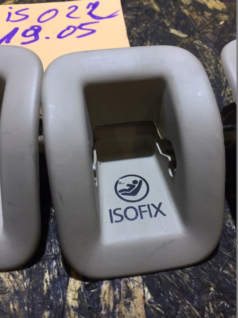 фото №4, A4 a5 a6 заглушка isofix задняя комплект 8t0887233a