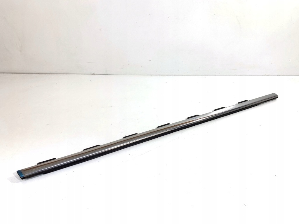 Купити Молдинг ущільнювач перед праві peugeot 2008 1