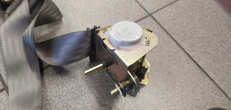 фото №8, Mazda 323f pas безпеки лівий задня t8663t