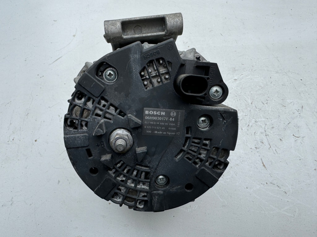 Генератор 06h903017f audi Оригинал