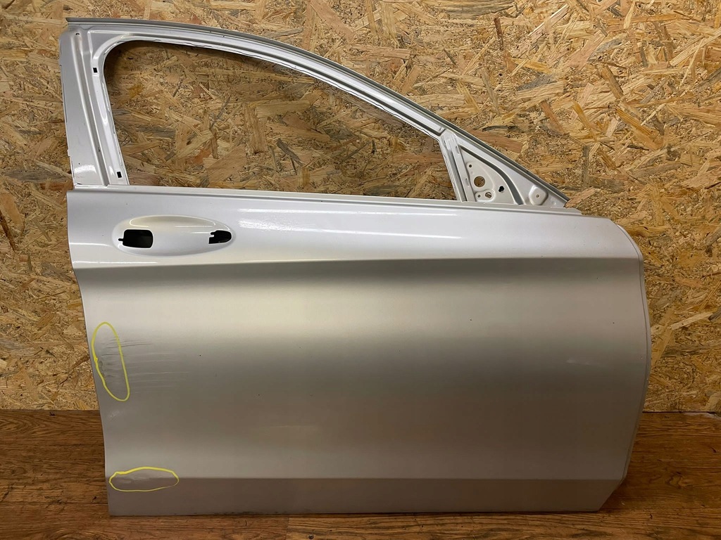 фото №1, Mercedes c-klasa w205 дверь правое перед передние