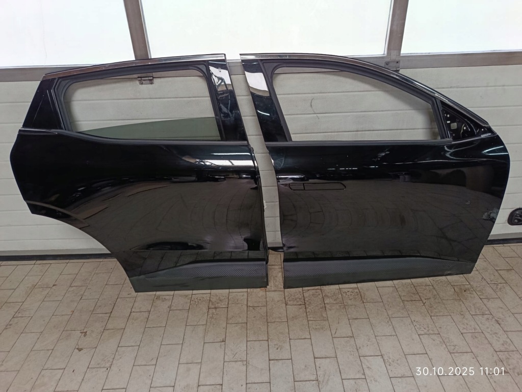 Купити Дверей скло передні  задній праве  ліве renault megane v e-tech biynx стан b.dobry