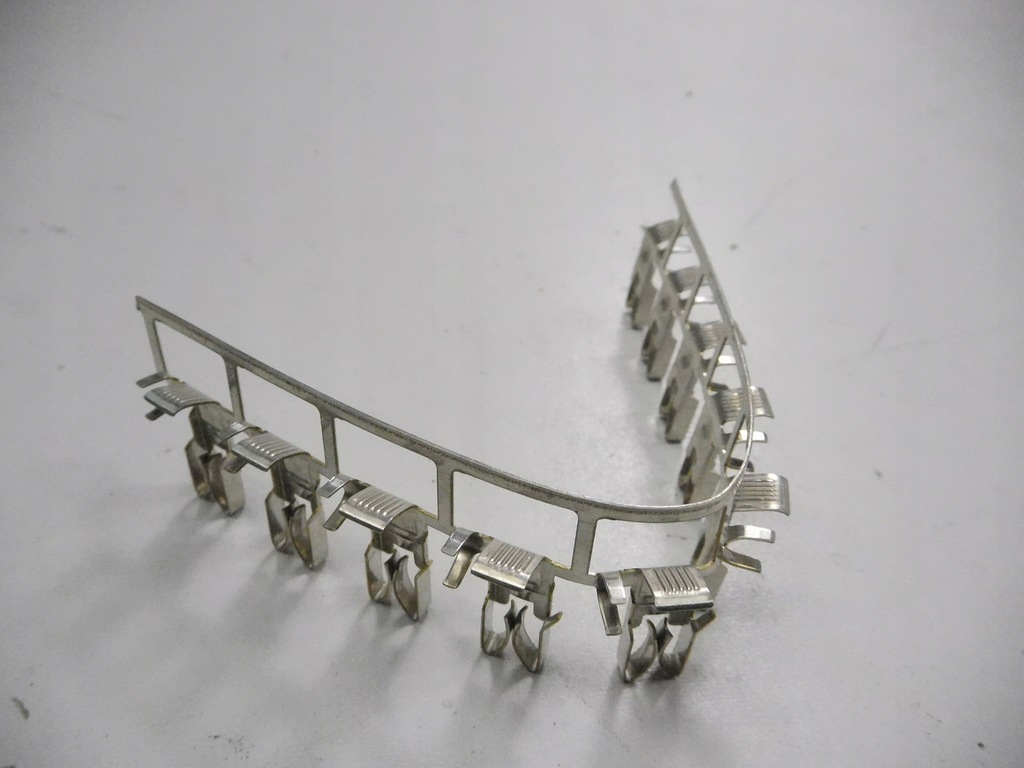 фото №7, Разъёмы электрический renault оригинальный номер 7703097282