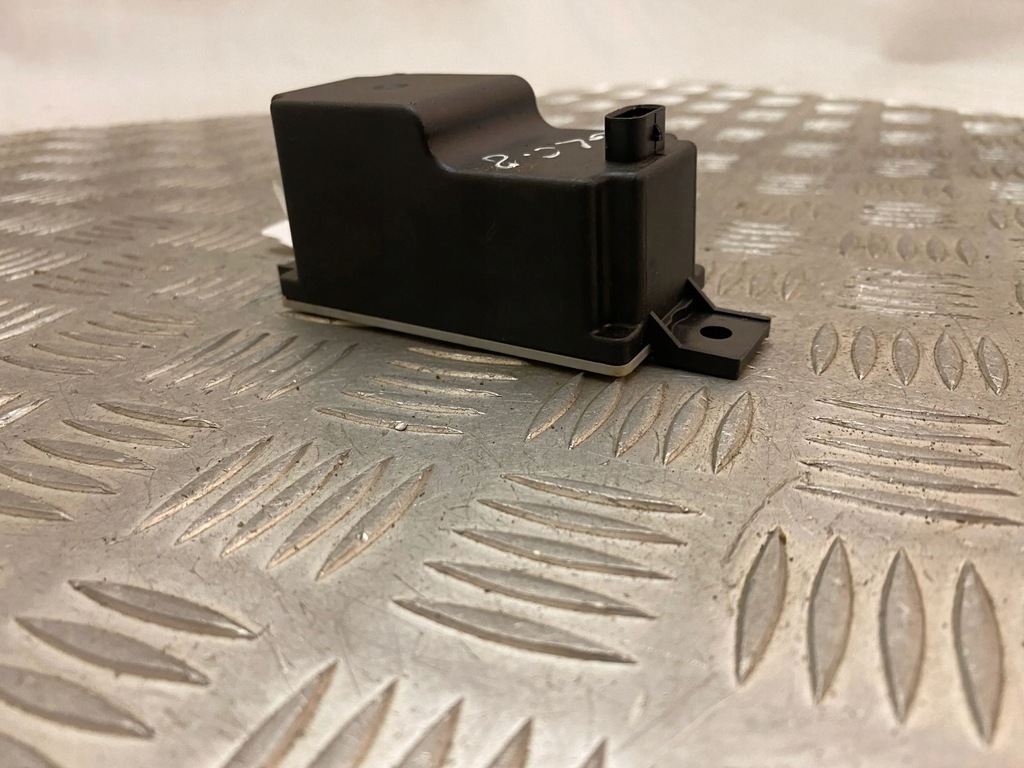 фото №7, Mercedes-benz glc x253 c253 2018 преобразователь напряжения / модуль преобразователя