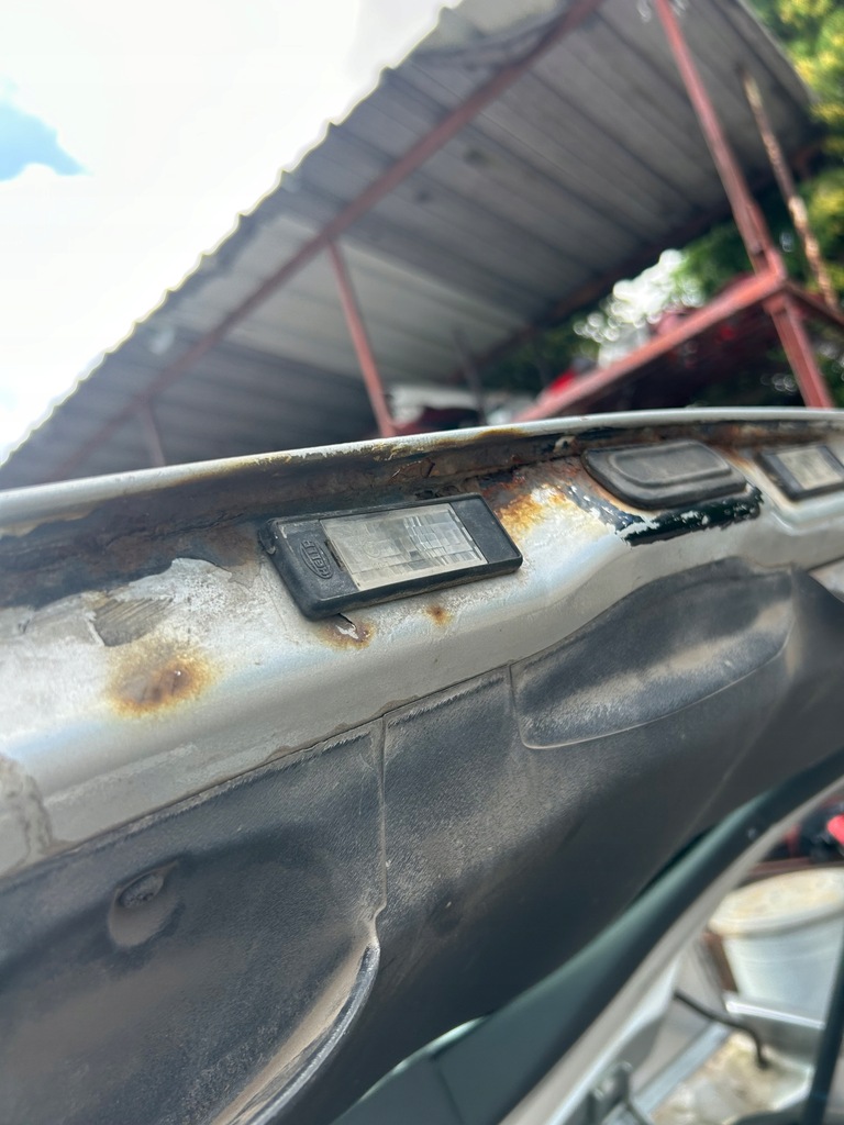 фото №6, Citroen c2 задняя крышка багажника багажника комплект góra+ dół