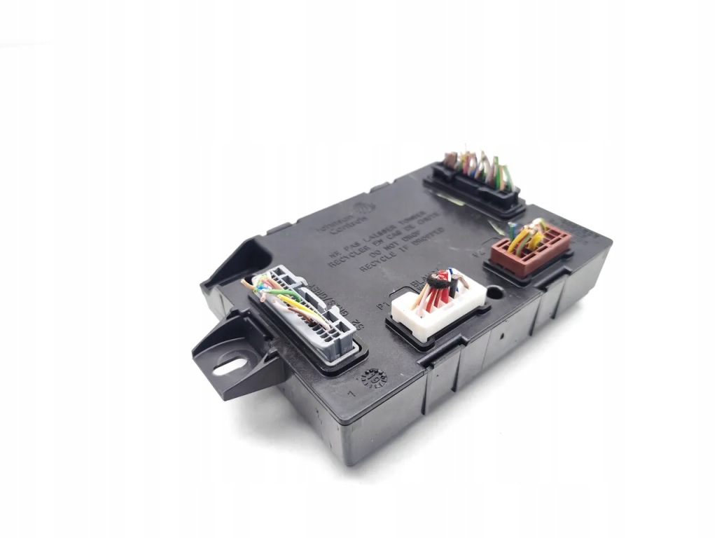 Dacia duster блок управления / модуль комфорта 1.6 sce 115 бензин 84kw 115 hp Оригинал