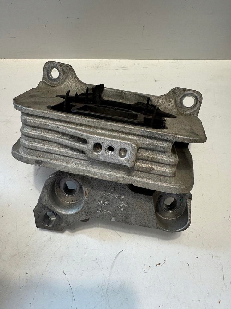 Купить Кронштейн двигателя правая оригинальная renault master iii renault master iv