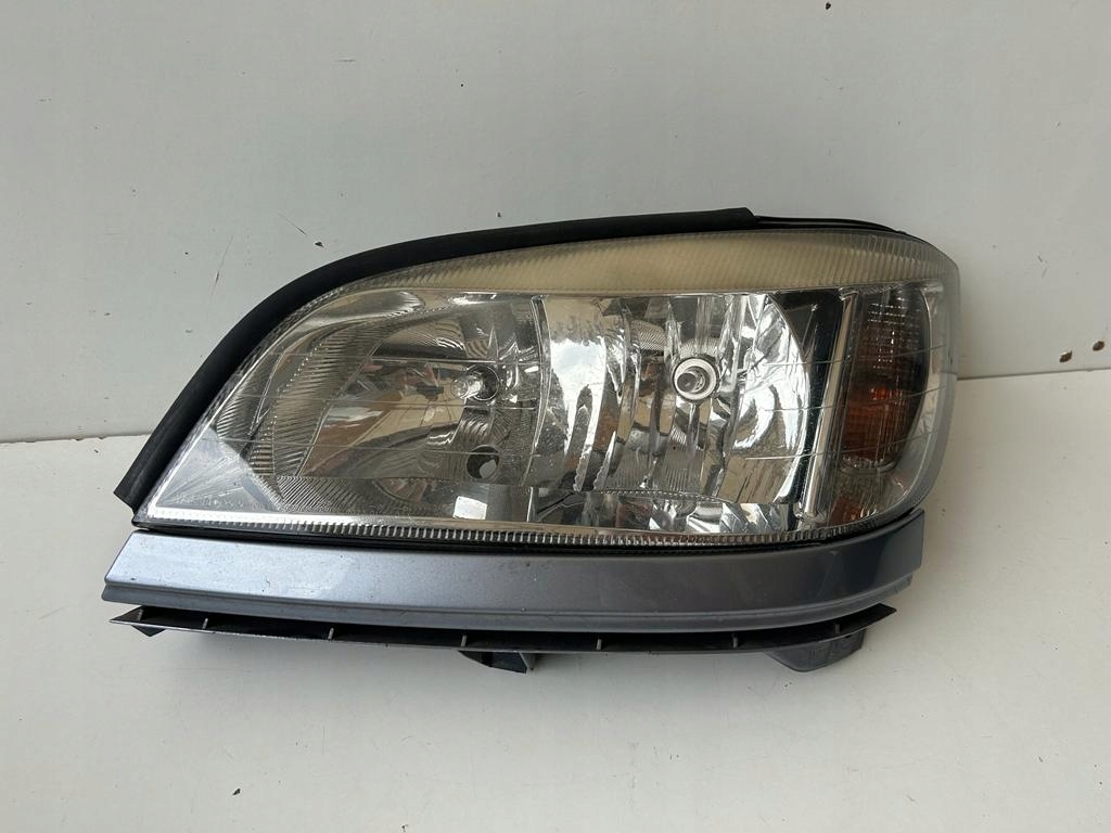 фото №1, Opel zafira a лампа левый перед 89100054 оригинал