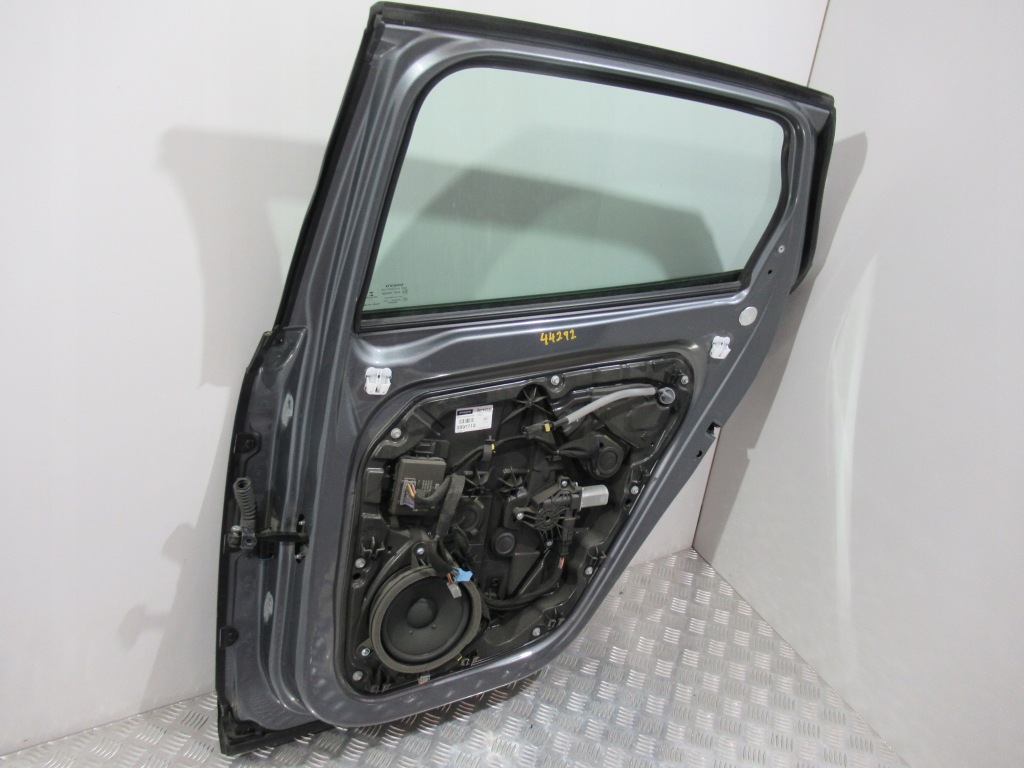 фото №4, Volvo v40 двері правий задня праве задні v40