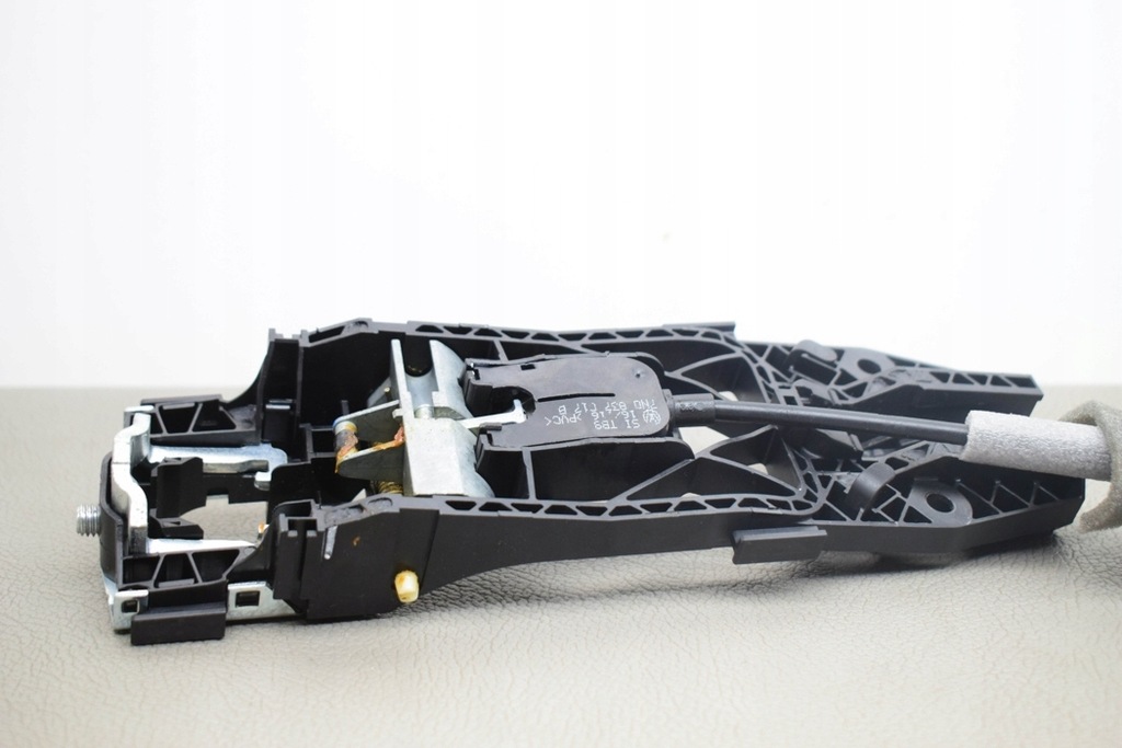 фото №9, Рамка ручка передних левых дверь vw jetta mk6 162, 163 7n0837017b 2.0l