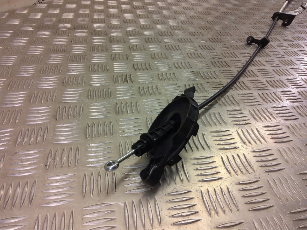 фото №9, Bmw x1 f48 f49 2018 середина трос перемикання передач