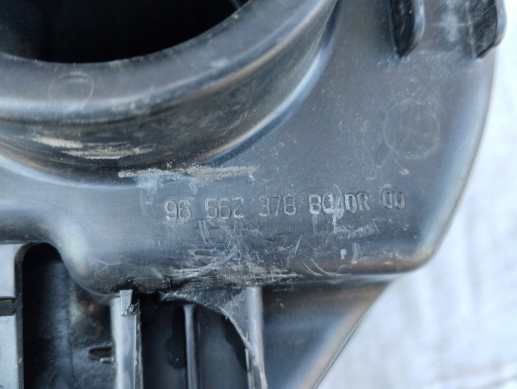 фото №7, Труба резонатор повітря peugeot 308 t7 3008 i 1.6 vti 9656237880