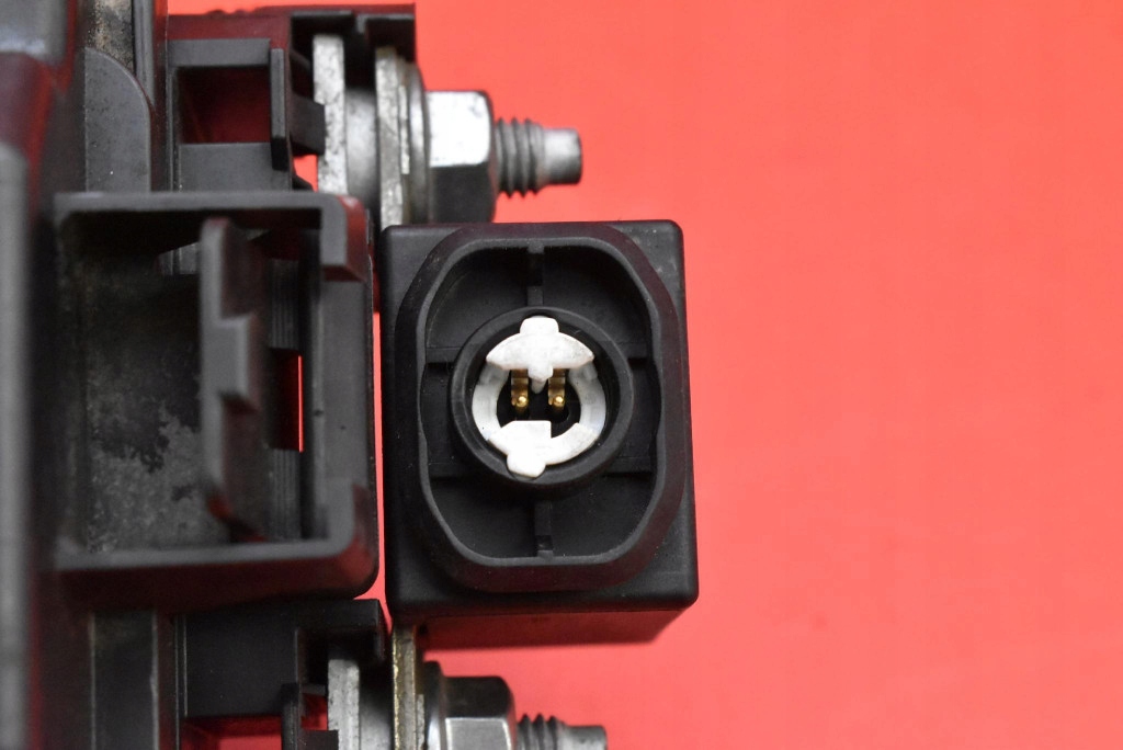 Купить Коробка предохранителей 1034405-00-d tesla model s 772 km 12-20