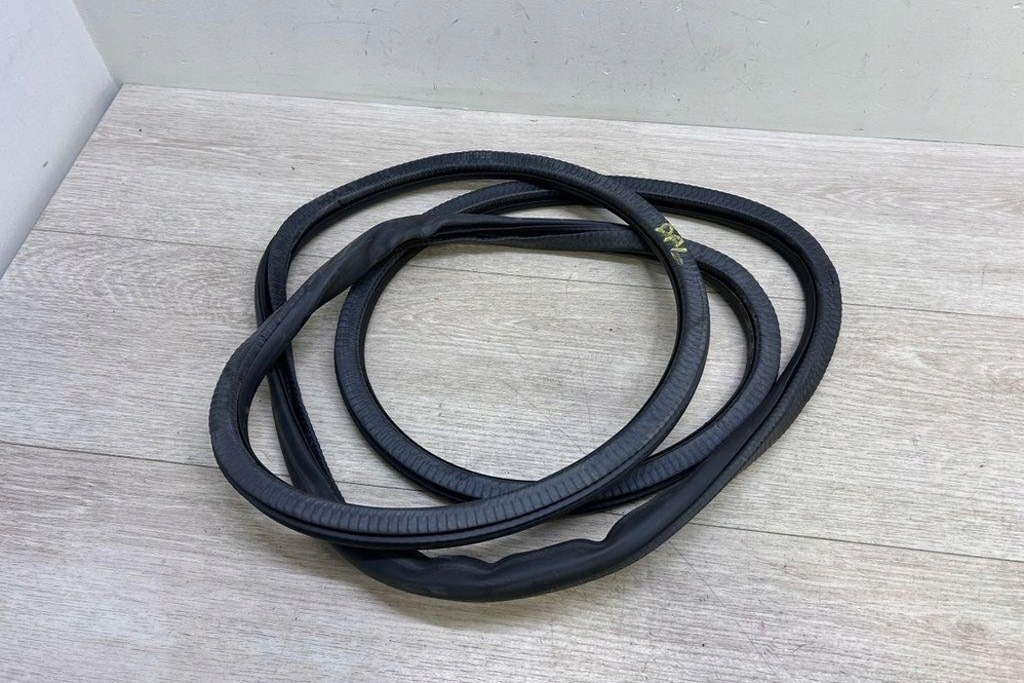 фото №7, Прокладка задніх правих двері porsche panamera 970 97053626601 3.0l