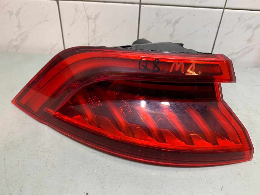 фото №1, Audi q8 4m8 лампа задняя левая led basic europa 4m8945069