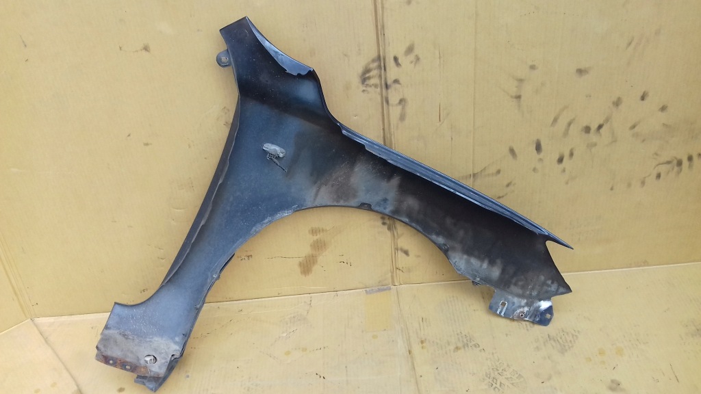 Крило ліве перед передній mazda 3 bk hb 5d 03- 28b Недорого