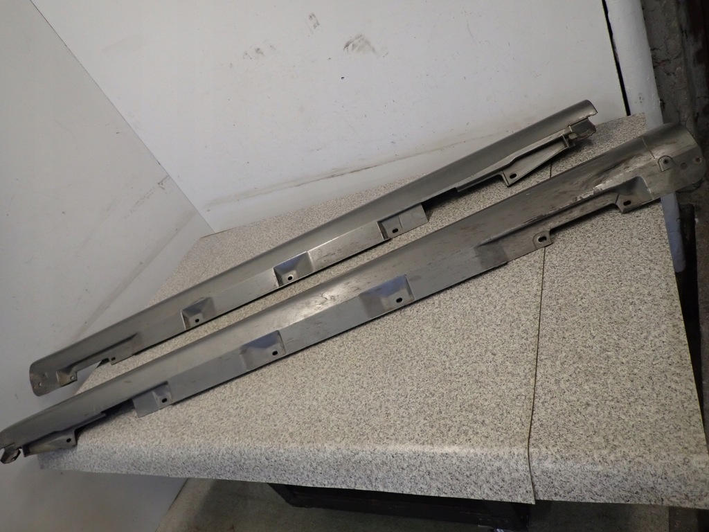 фото №1, Corolla verso 04-07 молдинг порог левая lub правая