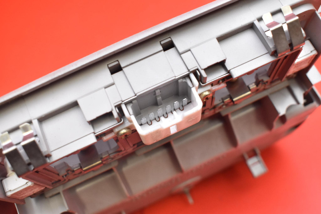 фото №9, Лампа освещение салона перед mr962021zz mitsubishi grandis 03-11