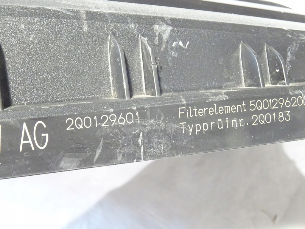 фото №8, Корпус фильтра воздуха верхний seat arona 6f9 1.6 tdi 17-21 2q0129601
