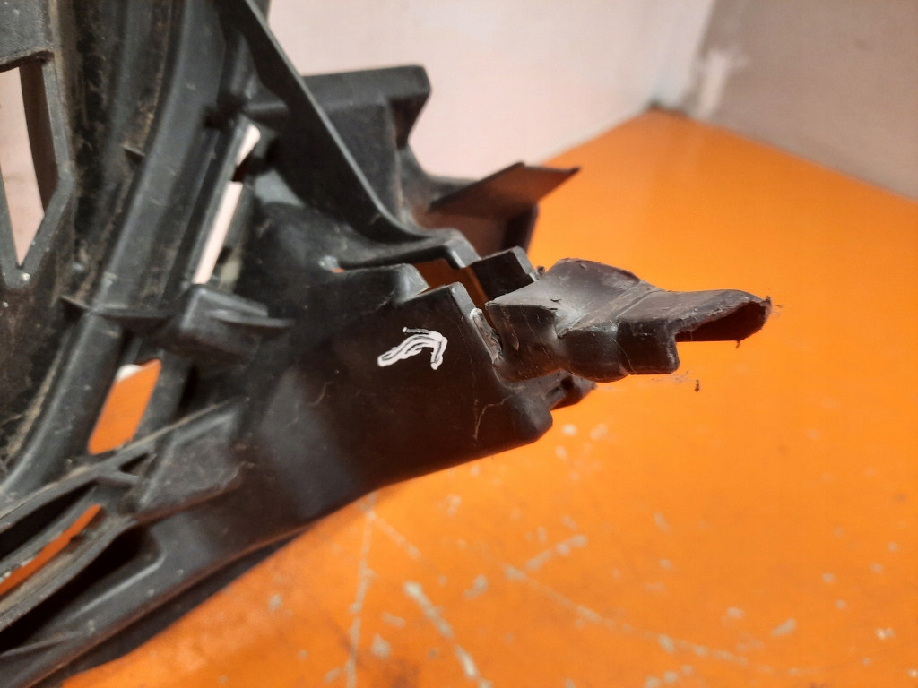 фото №9, Skoda fabia iii 14-21 решітка радіатора решітка радіатора бампер перед передній 6v0853653