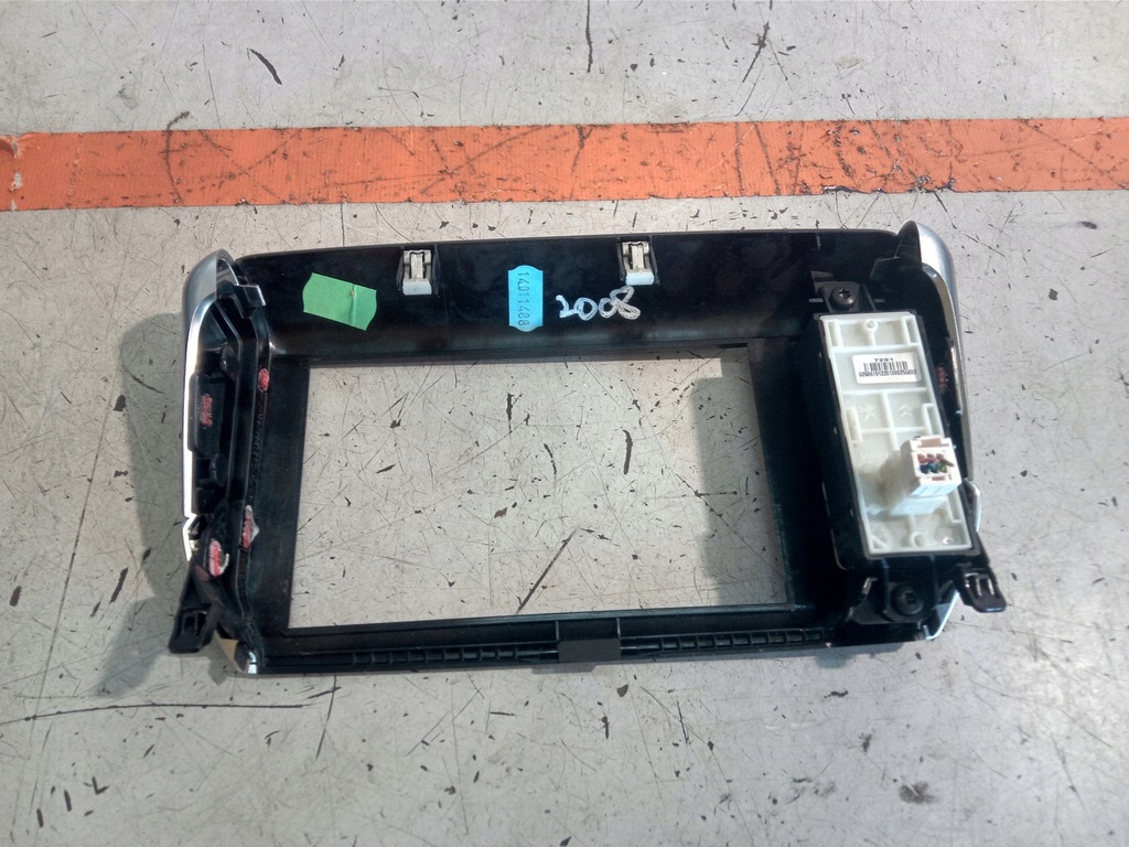 фото №2, Peugeot 2008 рамка радио дисплея