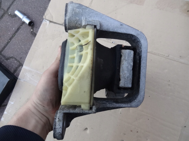 фото №3, Кронштейн подушка двигуна renault scenic iii