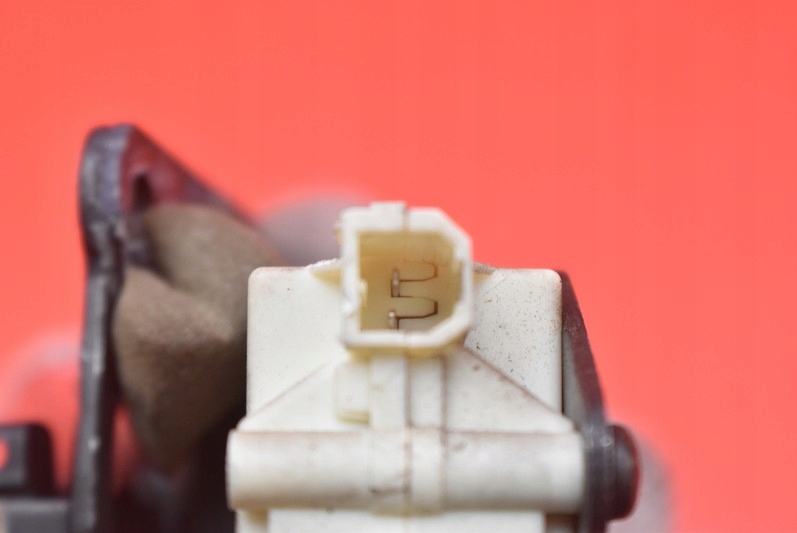 фото №7, Замок крышки задняя багажника alfa romeo gt 03-10