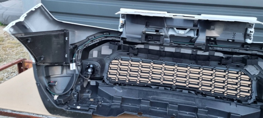 Dacia duster iii 2024- бампер перед оригинал c229 Киев