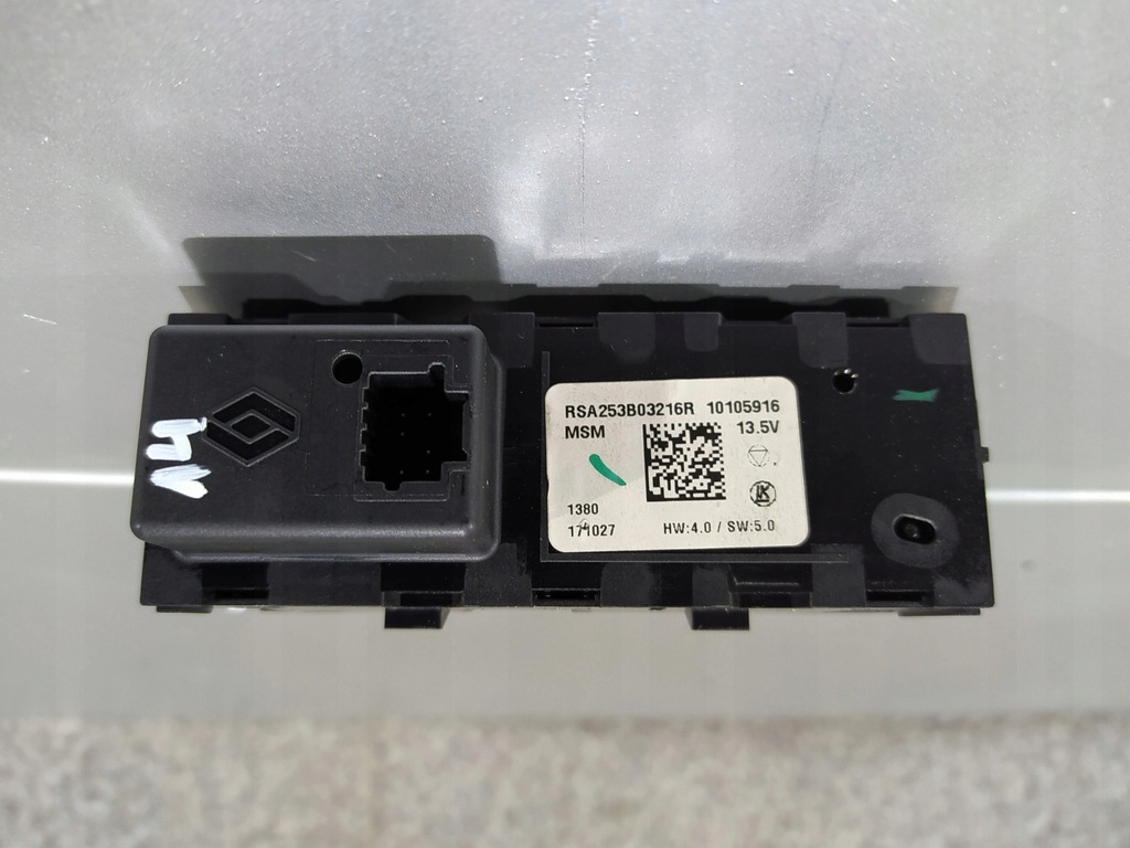 фото №2, Renault kadjar кнопка вмикання радіо