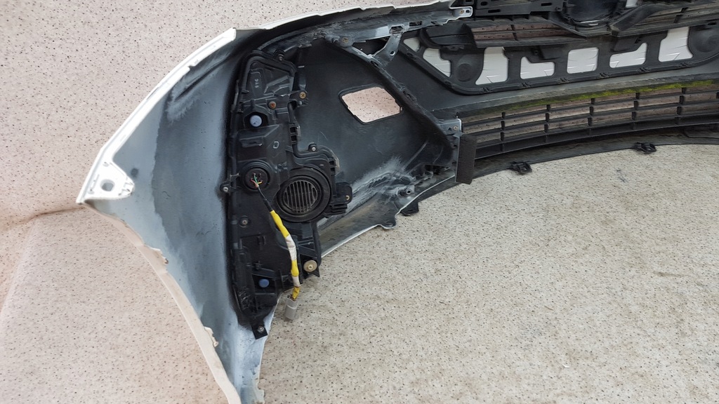 фото №13, Toyota prius plus prime 2016 - бампер перед 3547