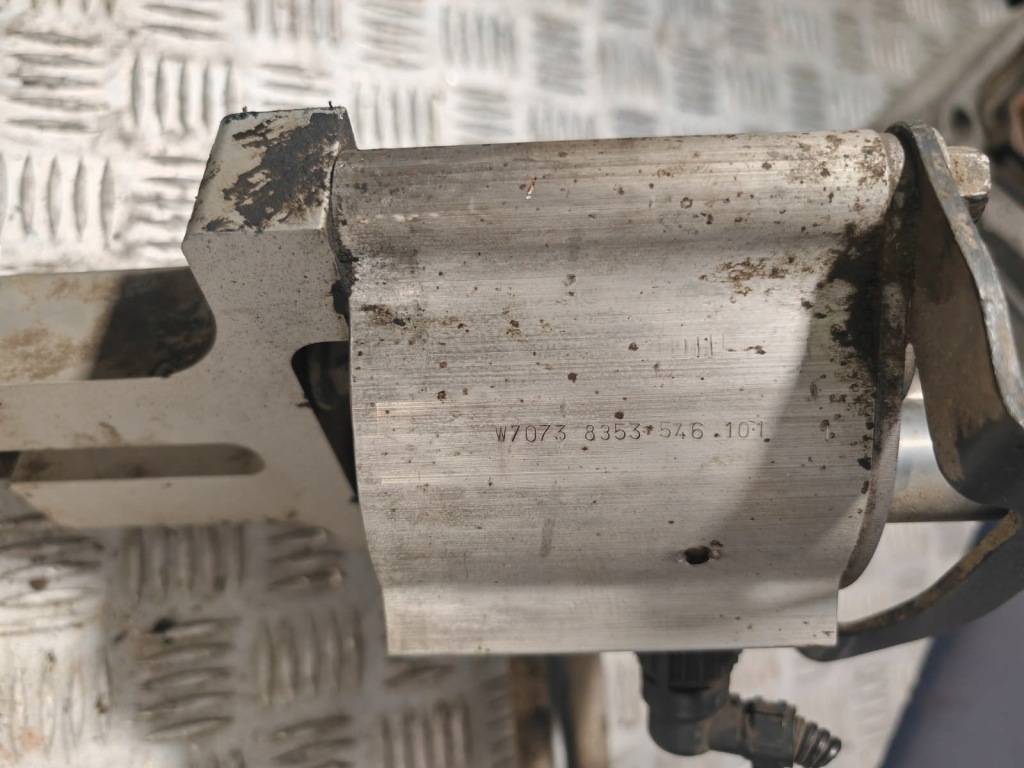 Клапан блок керування osi поворотна volvo bosch k s00 003 335 Зі Шроту